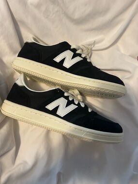 NWOT New Balance unisex shoes
